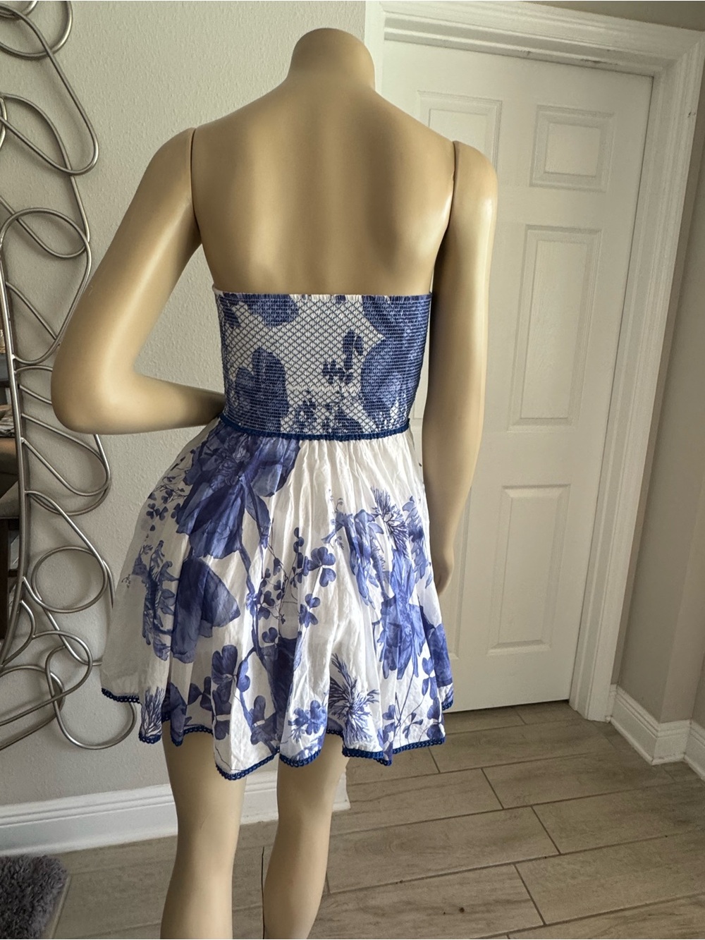 Charo Ruiz Gueily
Strapless Floral-print... - Picture 7 of 8